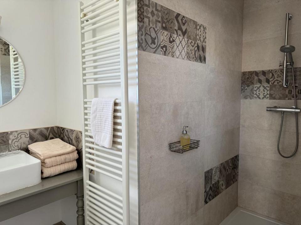 Qui Dort D'Isnes Bed & Breakfast Екстериор снимка